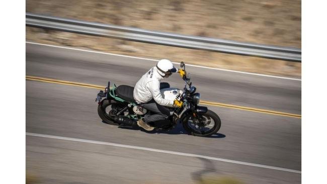 RoyalEnfield_Bear650_act_123